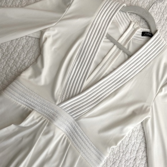 Zhivago  Eye Of Horus  Mini  in White dress - Picture 5 of 7